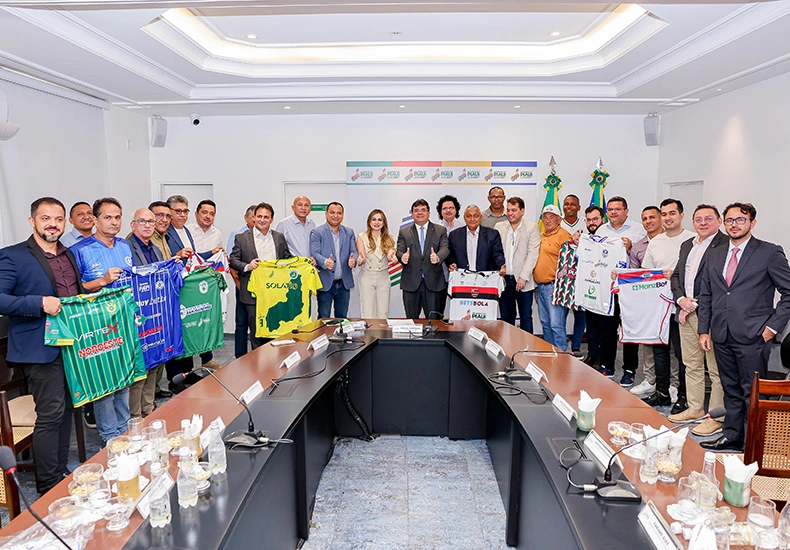 Governador Rafael Fonteles destina R$ 6,8 milhões para clubes de futebol do Piauí em 2025