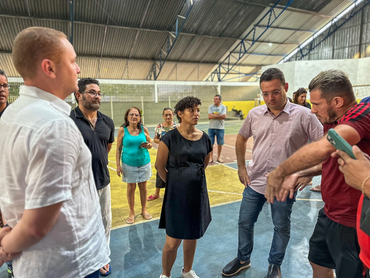 Secretária Sarah Menezes visita Ginásio Pato Preto e discute melhorias estruturais