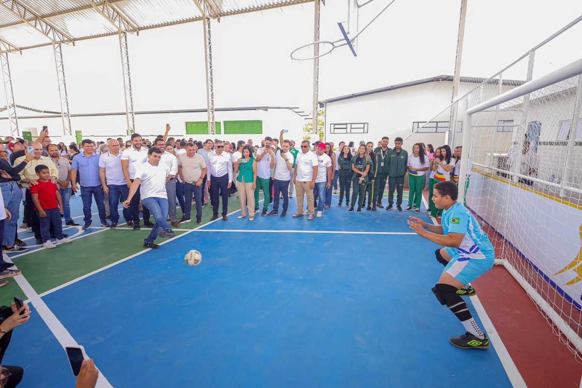 Centro Estadual de Tempo Integral (Ceti) Dona Maria Antonieta Torres dos Reis Veloso em Valença