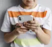 Veja dicas práticas de como tirar as crianças do celular