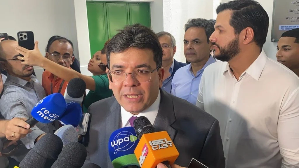 Em coletiva de Imprensa Governador do Piauí pede cautela em meio às investigações da Operação Omini