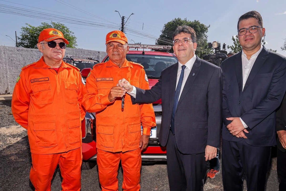 Entrega de viaturas