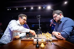 Fabiano Caruana (à esq.) e Maxime Vachier-Lagrave durante as finais do GCT, no WTC, em São Paulo (Foto: Lennart Ootes/Grand Chess Tour)