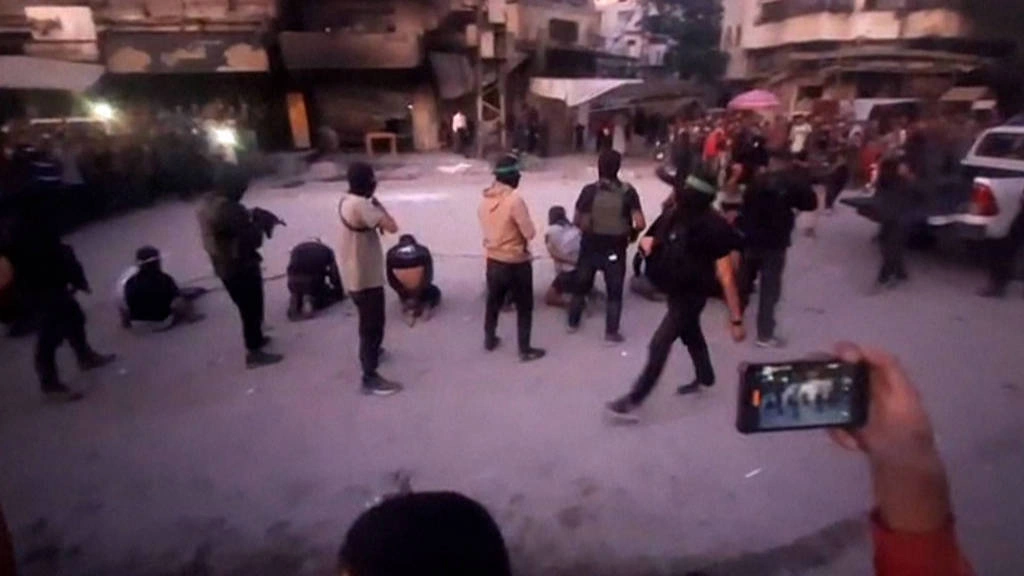 Imagem retirada do vídeo divulgado pelo Hamas da execução pública em Gaza