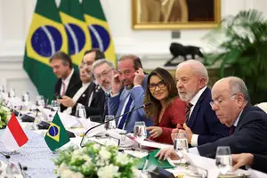 Lula fala durante reunião bilateral com o presidente Prabowo Subiando, da Indonésia (Foto: REUTERS)