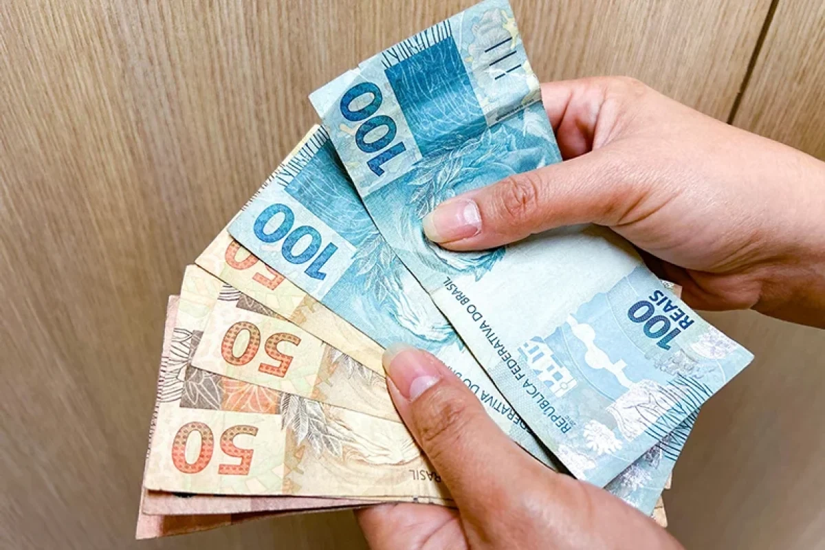 Mais de 1,6 milhão de trabalhadores com dados corrigidos serão beneficiados pelo novo lote