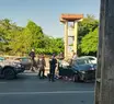 Dupla com carro roubado bate em poste e outro veículo na Avenida Maranhão