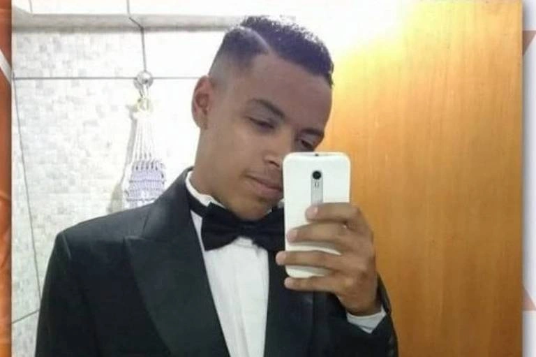 Rafael Anjos Martins, de 28 anos, sofreu intoxicação por metanol