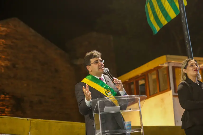 Rafael Fonteles durante a outorga da medalha do mérito Renascença