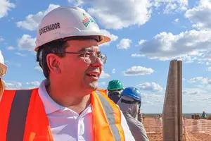 Rafael Fonteles em visita a obras (Foto: Reprodução)