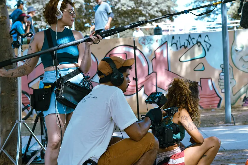 A direção de fotografia é de Weslley Oliveira, também responsável pela montagem, som direto e parte da pós-produção