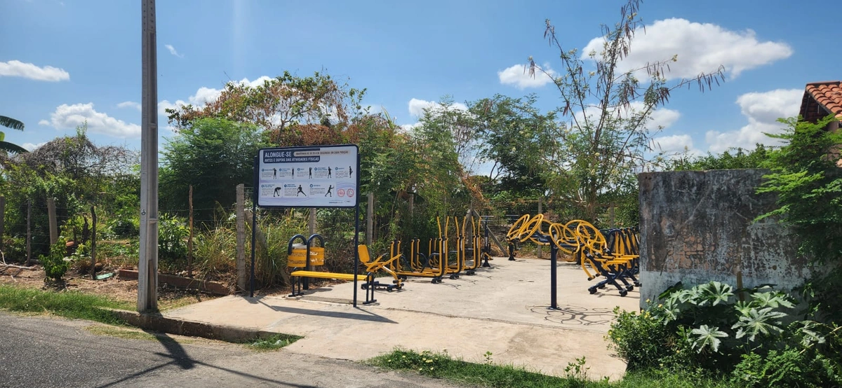 Academia popular colocada em terreno da horta comunitária do conjunto Giovane Prado