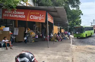 Árvores condenada e mal cuidadas no terminal rodoviário rural de Teresina (Foto: Revista40graus)