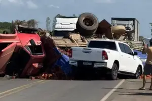 Caminhonete que transportava o secretário de Cultura do Piauí, Rodrigo Amorim (Foto: Redes Sociais)