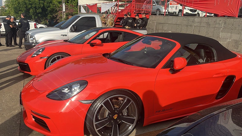 Carros apreendidos na Operação Need For Speed