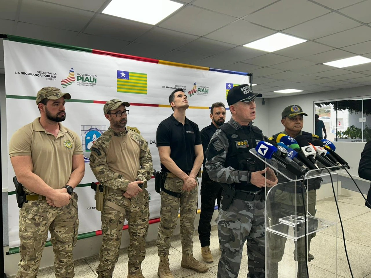 Coletiva de parte das autoridades envolvidas na Operação Need For Speed