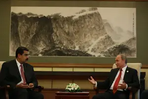 Encontro entre o presidente da Venezuela, Nicolás Maduro, e o presidente da Rússia, Vladimir Putin (Foto: Reprodução | Sasha Mordovets/Getty Images)