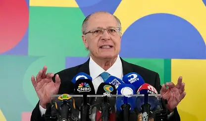 Alckmin critica "maus brasileiros" e reforça negociações contra tarifa dos EUA