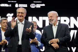 Geraldo Alckimin e Lula na abertura do Salão do Automóvel que não acontecia desde 2018 (Foto: MDIC)