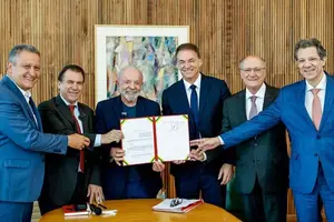 Lula assina decreto que muda regras para vale-refeição e alimentação (Foto: Reprodução | PR/Divulgação)