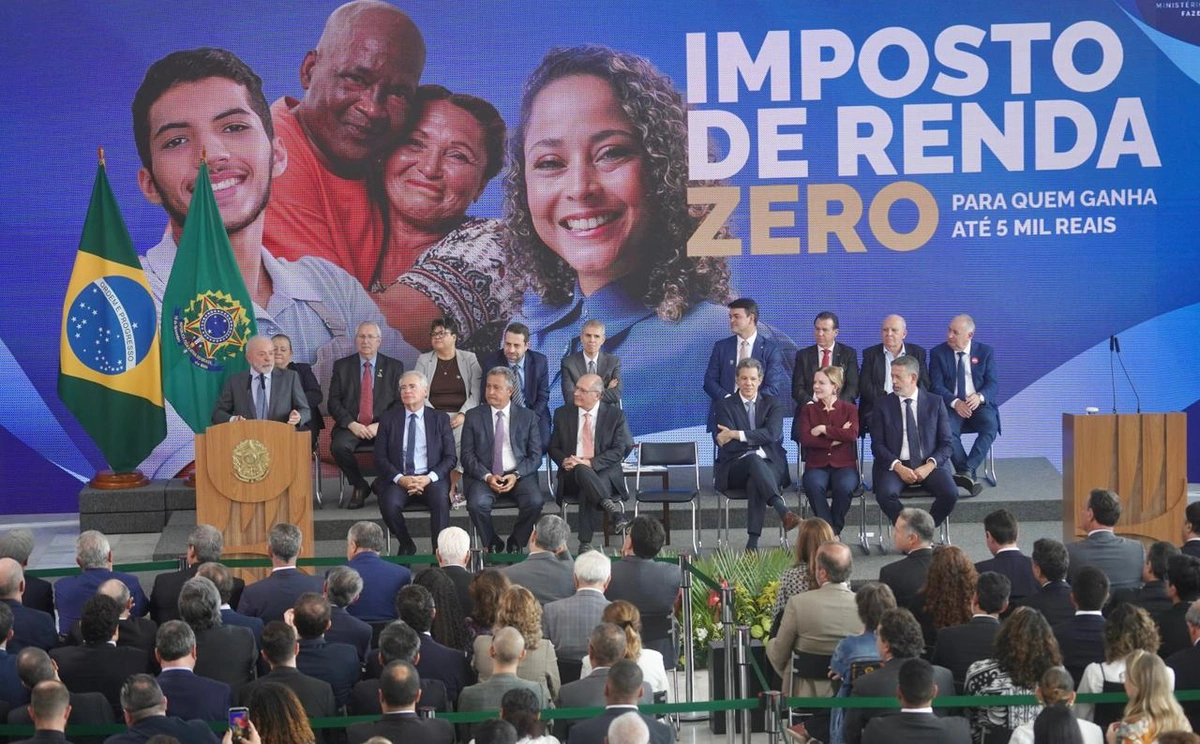 Lula sanciona lei de isenção do IR