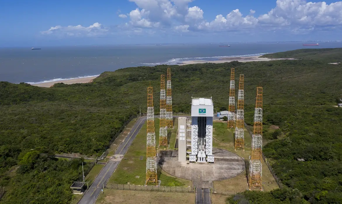 Nova data é 17 de dezembro; missão levará cinco satélites e marca avanço do país no mercado de lançamentos espaciais