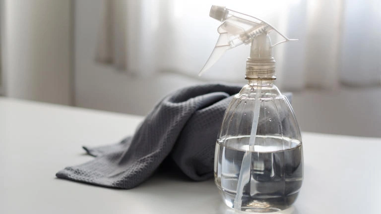 O que significa borrifar vinagre debaixo da cama Poucas pessoas conhecem esse truque da vovó