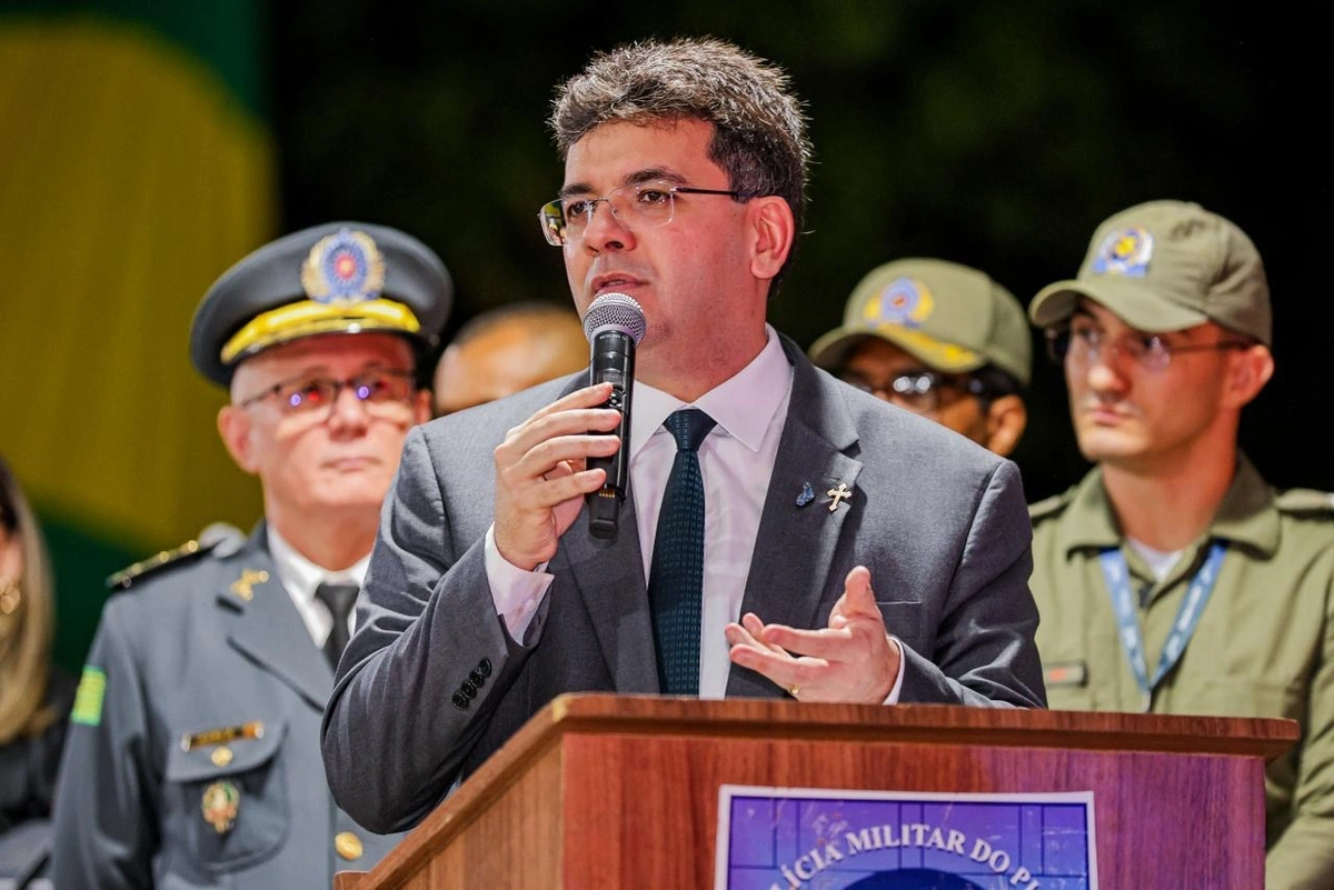 Rafael Fonteles promove 347 policiais e celebra marca histórica de mais de 4 mil promoções na PM em apenas três anos