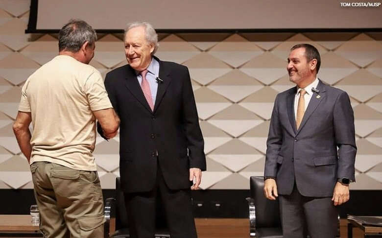 Ricardo Lewandowski e o diretor-geral da PF, Andrei Rodrigues, durante homenagem a policiais federais