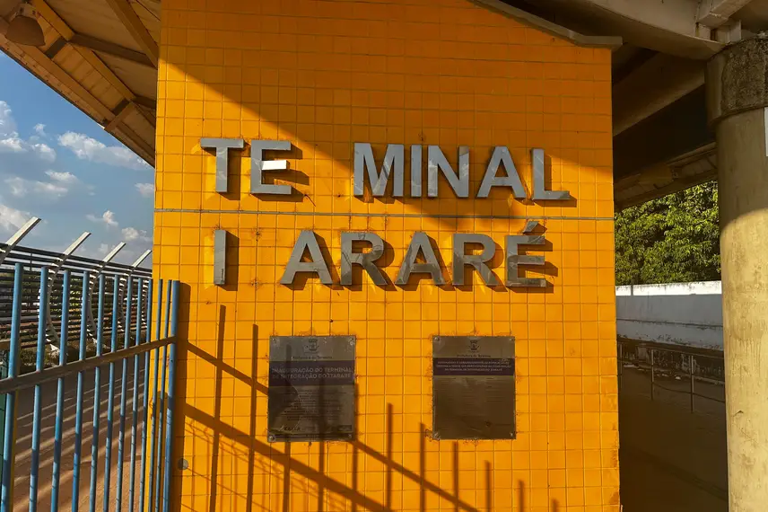 Terminal de Integração de uma das zonas de Teresina em processo de depredação