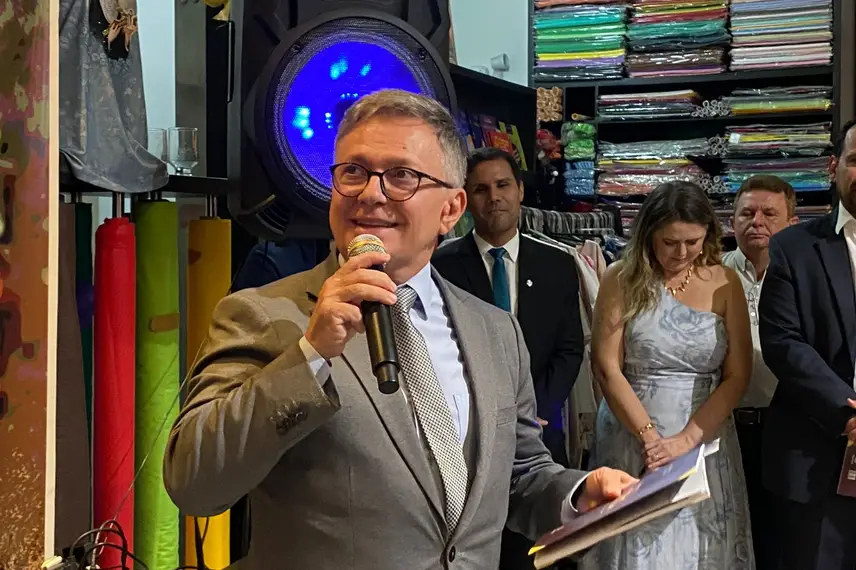 A Livraria Entrelivros foi palco, em noite prestigiada, do lançamento do livro “Conceito de Justiça em Paul Ricoeur: o sentido ético do ato de julgar”, de autoria do advogado da União Ricardo Resende de Araújo. O evento reuniu colegas da Advocacia-Geral da União do Piauí e de Brasília, além de advogados, professores, membros do Ministério Público e integrantes do Rotary Club Piçarra.