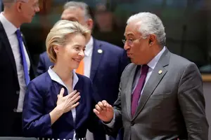 A presidente da Comissão Europeia, Ursula von der Leyen, e o presidente do Conselho Europeu, António Costa (Foto: Reprodução | EFE/EPA/OLIVIER HOSLET)
