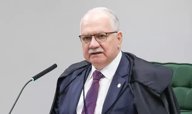 Após voo em jatinho, STF discute “manual de bons modos” para ministros