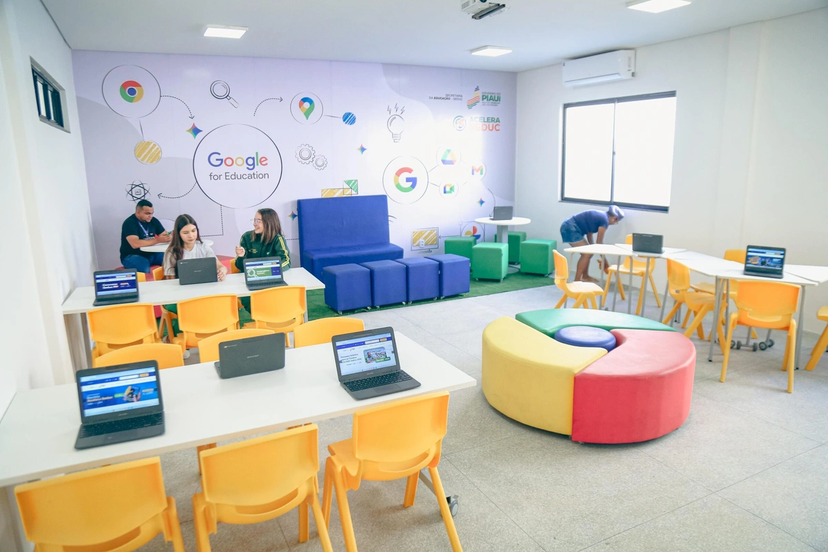 Governador inaugura Escola de Tecnologia em Teresina