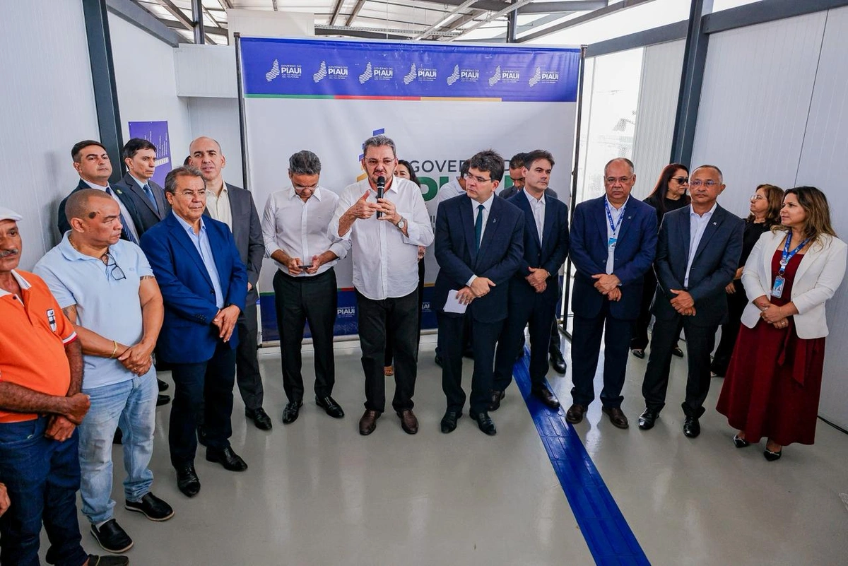 Governador Rafael Fonteles inaugurando a Estação Renascença, Ex-governador Wilson Martins Presidente da Empresa que administra o metrô de Teresina