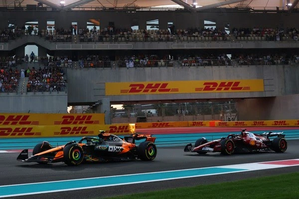 Lando Norris disputa posição com Charles Leclerc em Abu Dhabi
