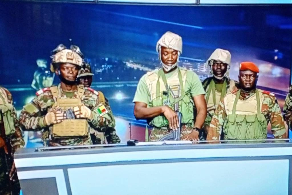 Militares do Benin anunciam golpe em rede nacional