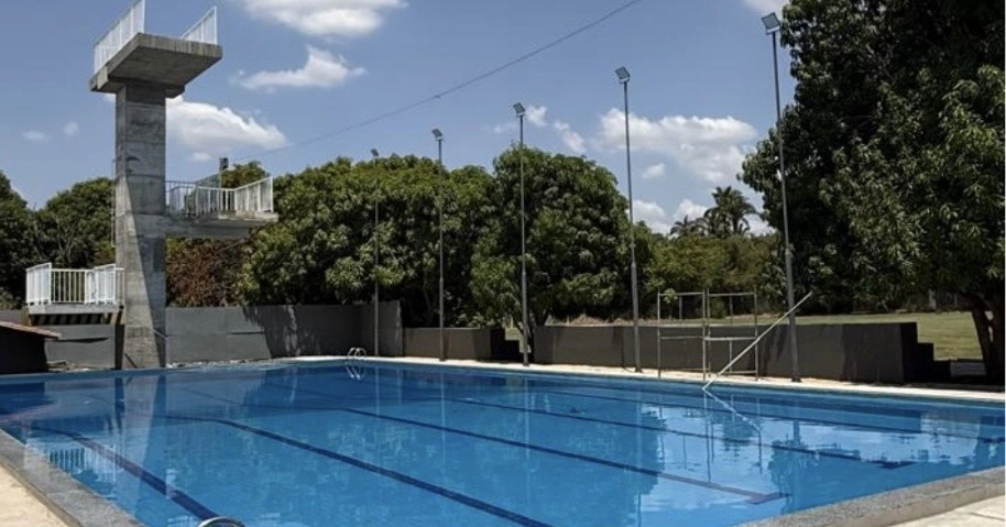 Piscina semiolímpica na ACADEPOL