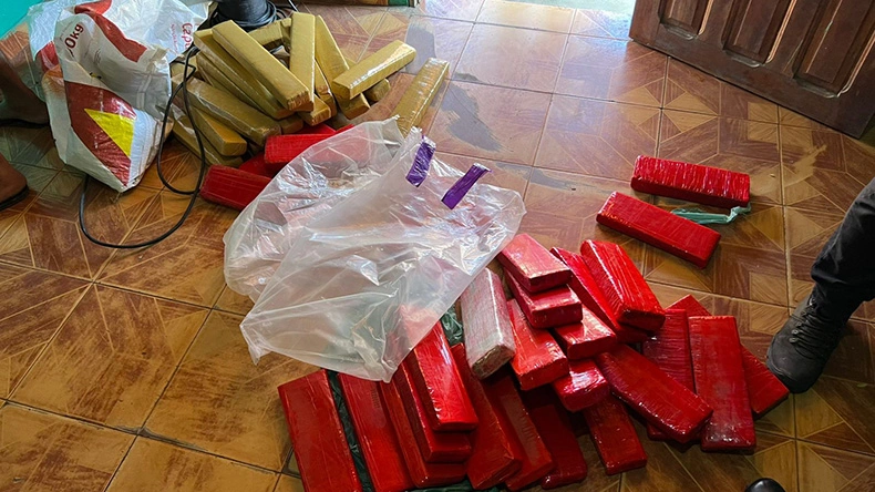 Polícia desarticula laboratório e centro de distribuição de drogas de facção no PI; dois são presos