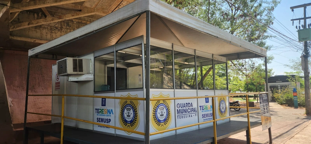 Ponto base da Guarda Municipal de Teresina na Avenida Raul Lopes em baixo da ponte estaiada