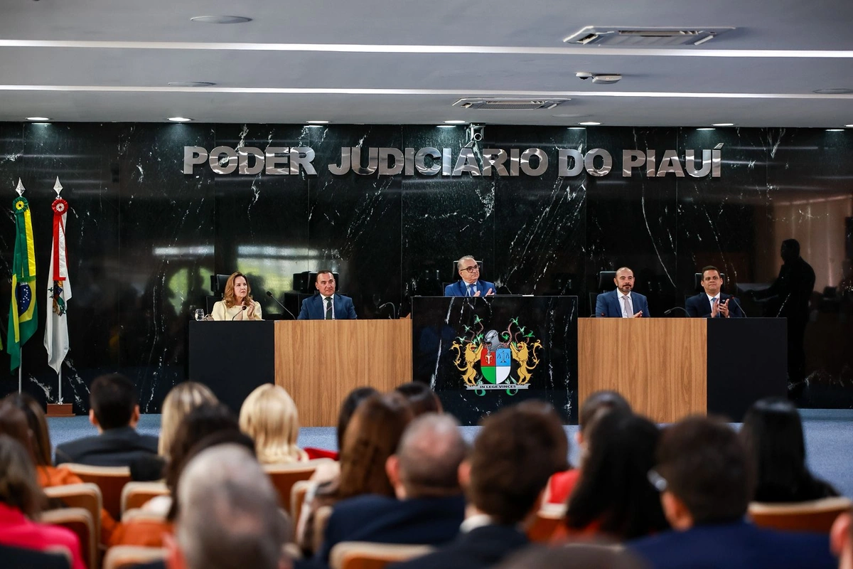 Posse administrativa do desembargador Mário Basílio de Melo