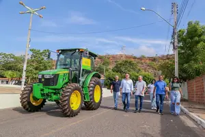 Prefeito Evangelista Resende (MDB) acompanhando o senador Ciro Nogueira e Joel Rodrigues presidente estadual do Progressistas (Foto: Prefeitura de Milton Brandão)