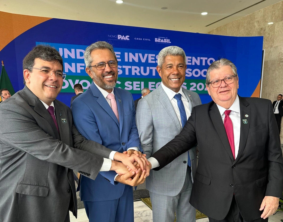 Rafael Fonteles ao lado dos governadores Elmano de Freitas da Costa (Ceará), Jerônimo Rodrigues (Bahia) e João Azevêdo Lins (Paraíba)