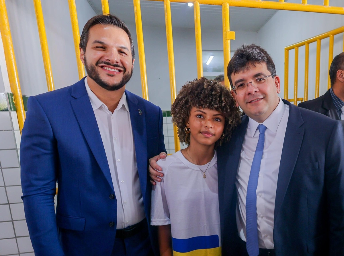 Rafael Fonteles entrega obras em Nazária e Curralinhos