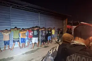 Revista e checagem de antecedentes (Foto: SSP-PI)