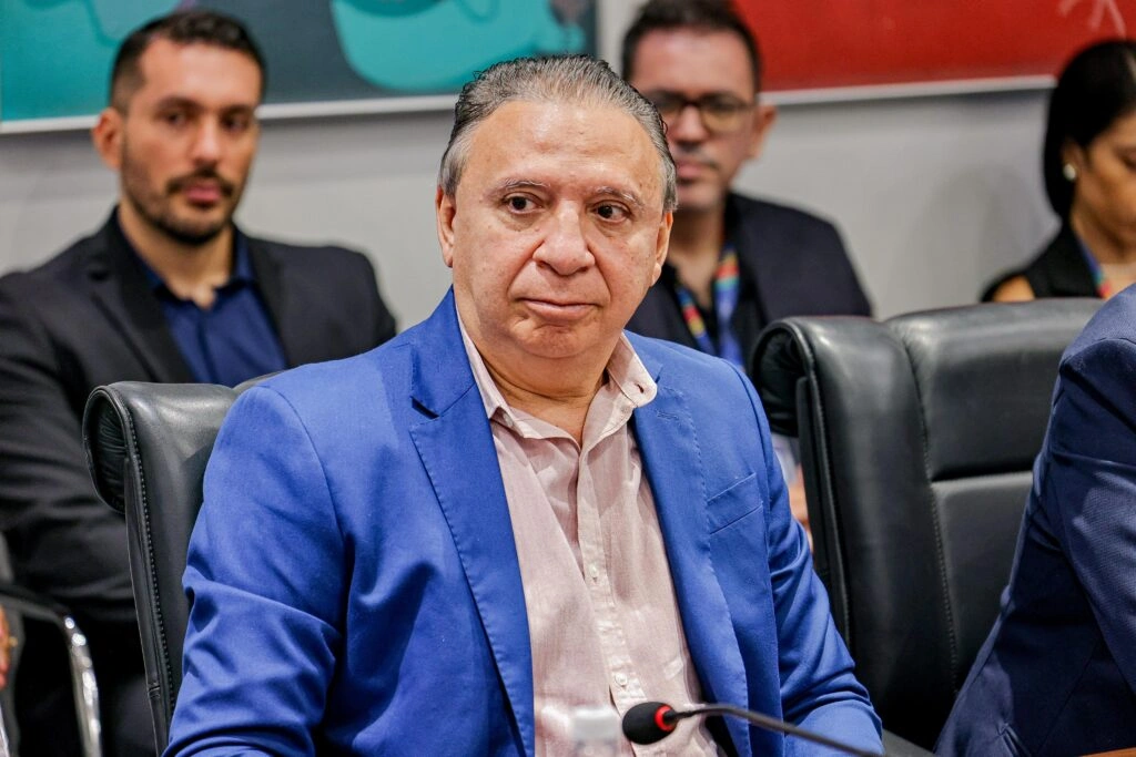 Secretário da Fazenda, Emílio Júnior