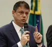 Tarcísio cobra explicações de Flávio sobre caso Master e fala em “escândalo”