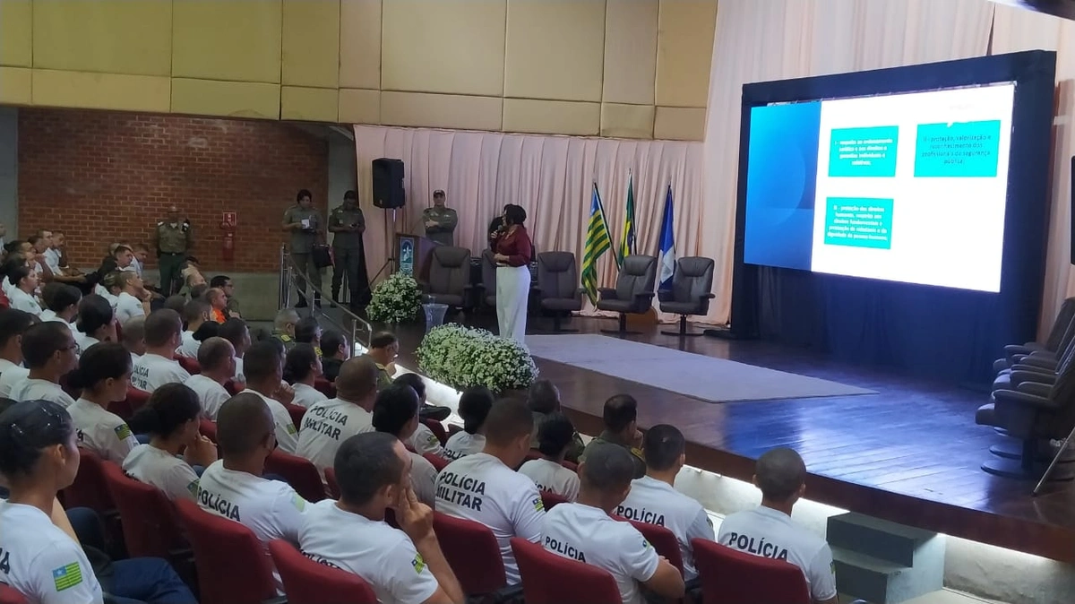 Palestra da promotora Fabrícia Barbosa.