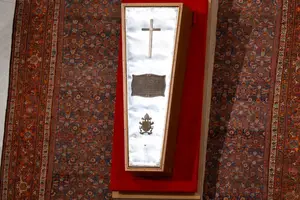 Caixão de Francisco (Foto: Reprodução)
