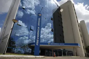 Edifício-sede do INSS em Brasília; órgão foi alvo de operação da PF, que resultou na demissão do presidente da entidade (Foto: Pedro Ladeira/Folhapress)